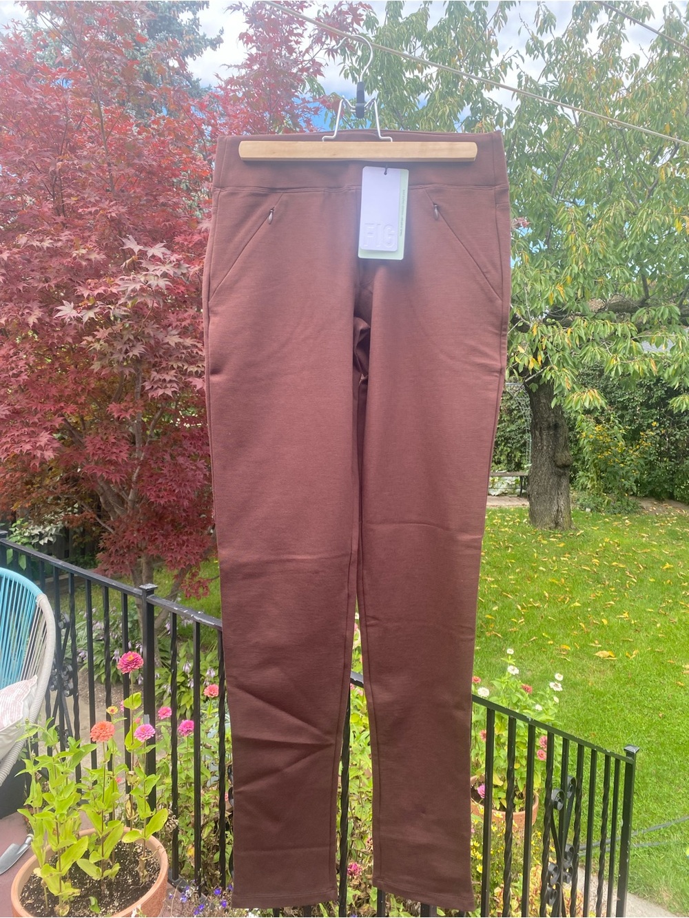 Fig Straight-Leg Soz Pants in Coffee Brown